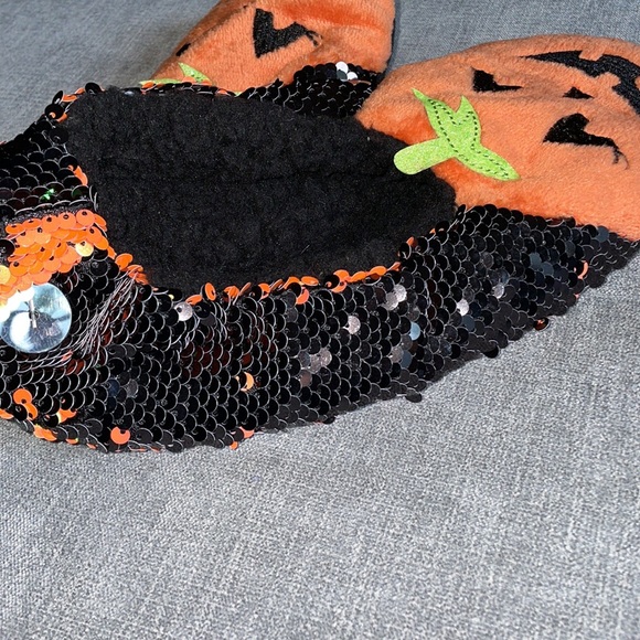Hyde & EEK! Boutique Pumpkin Flip Sequin Pull-On Slipper Socks with Grippers - Picture 8 of 10